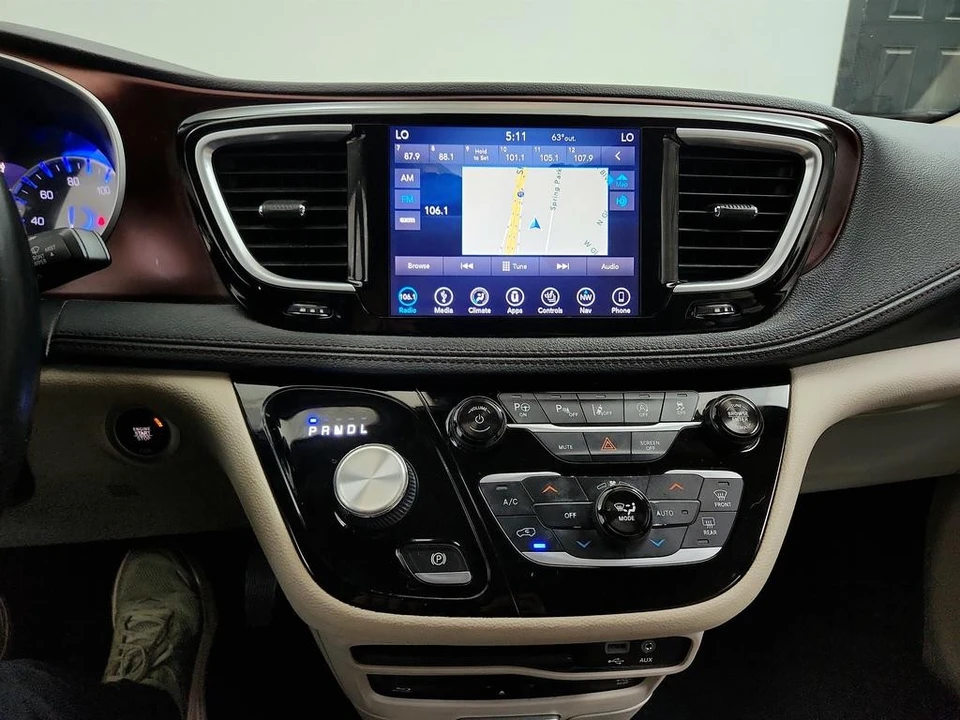 2018 Chrysler - Image 20 of 21