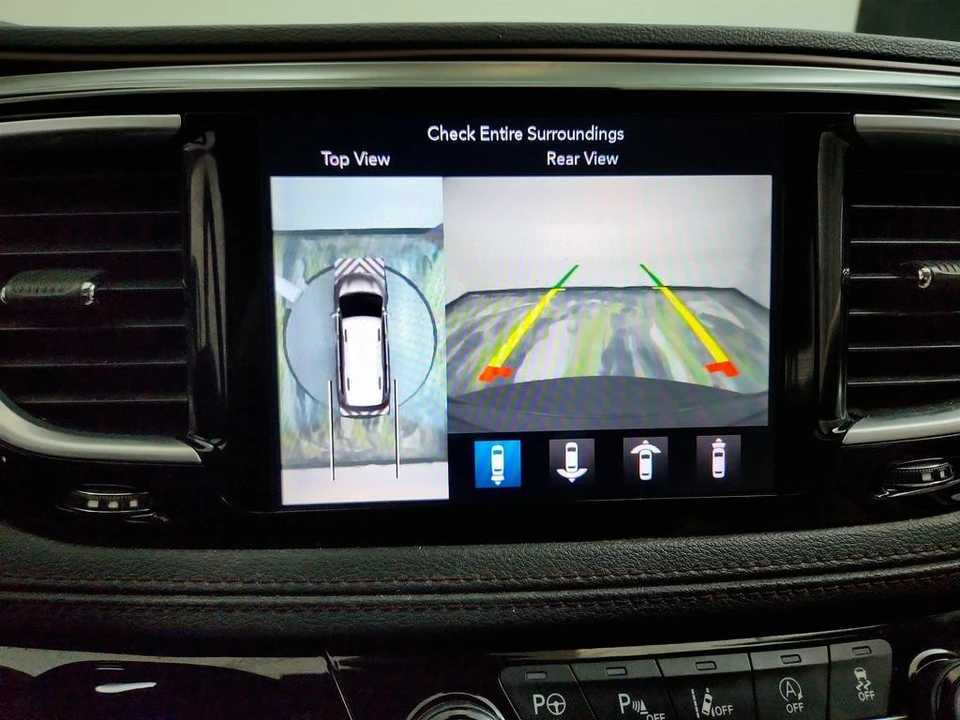 2018 Chrysler - Image 19 of 21