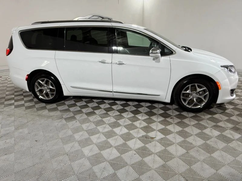 2018 Chrysler - Image 9 of 12