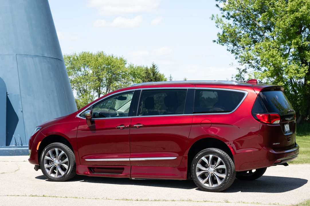 2018 Chrysler - Image 13 of 31