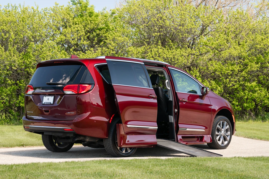 2018 Chrysler - Image 21 of 31