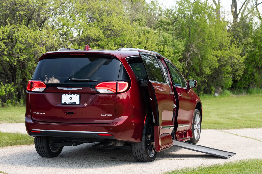 2018 Chrysler - Image 20 of 31