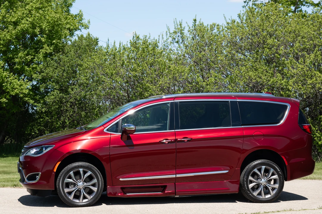 2018 Chrysler - Image 12 of 31