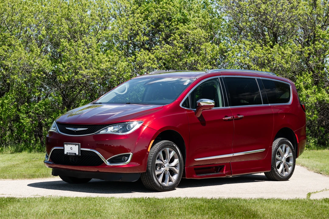 2018 Chrysler - Image 10 of 31