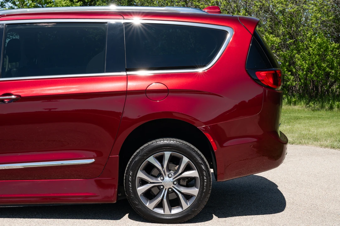 2018 Chrysler - Image 25 of 31