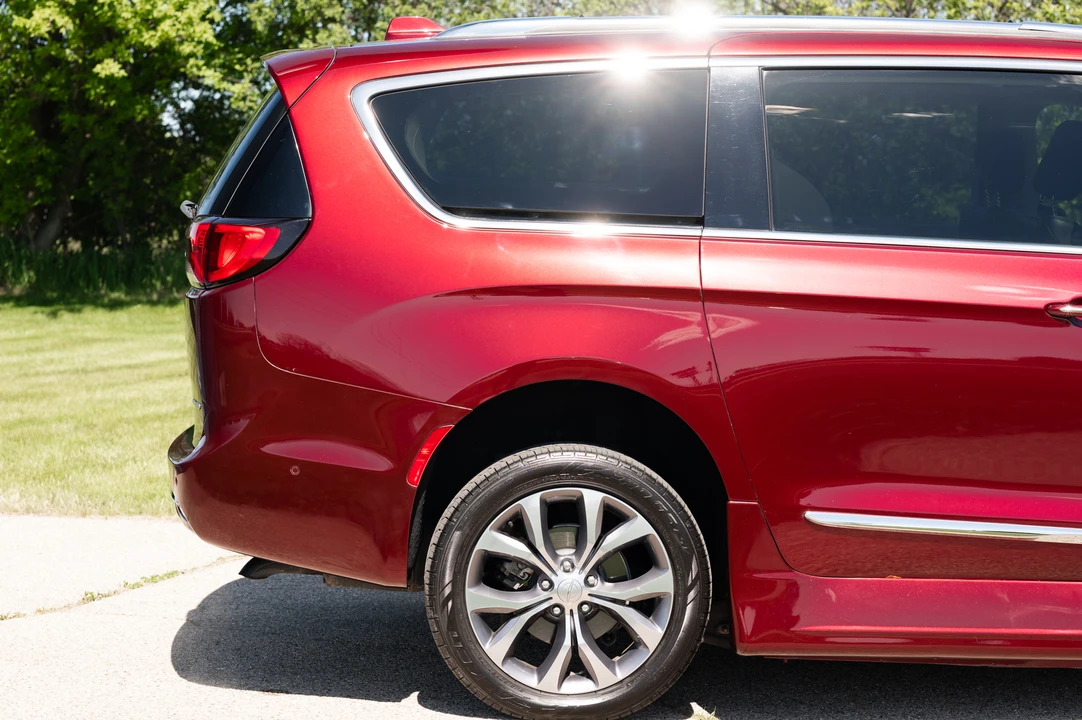 2018 Chrysler - Image 26 of 31