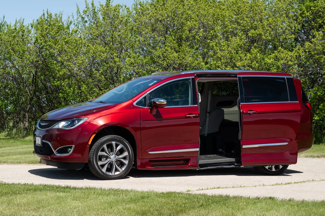 2018 Chrysler - Image 19 of 31