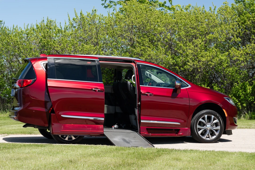 2018 Chrysler - Image 23 of 31