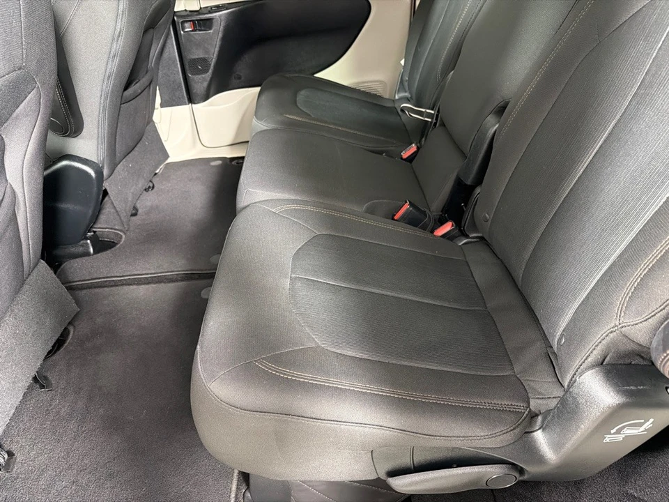 2018 Chrysler - Image 15 of 21