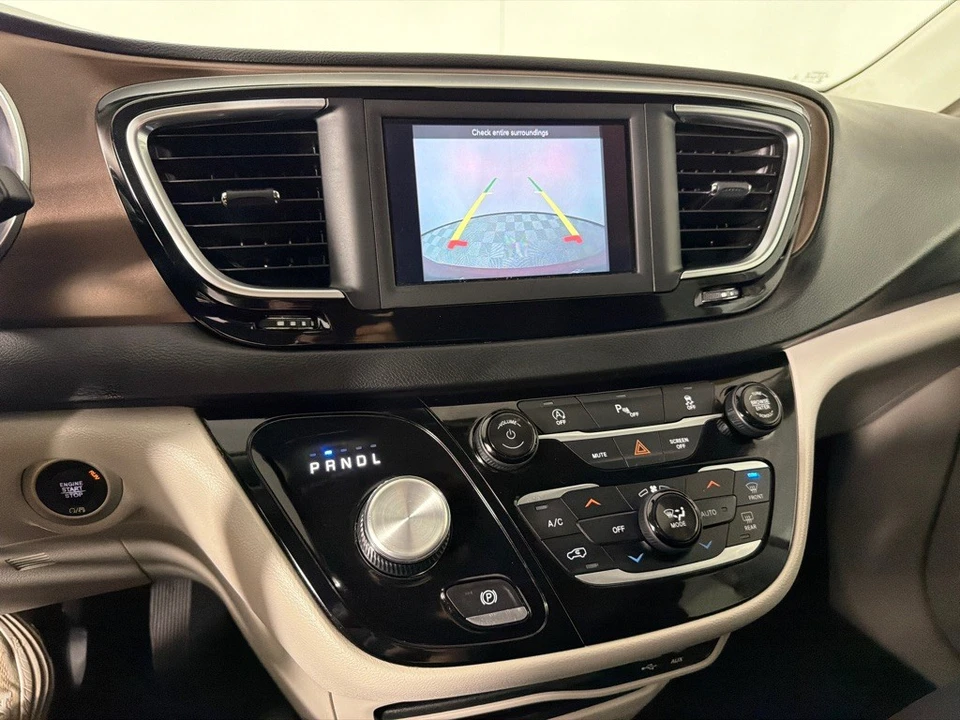 2018 Chrysler - Image 14 of 21