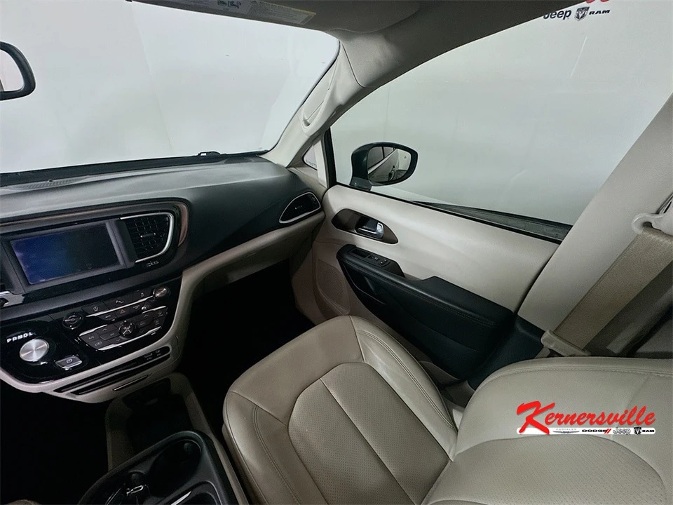 2018 Chrysler - Image 11 of 21