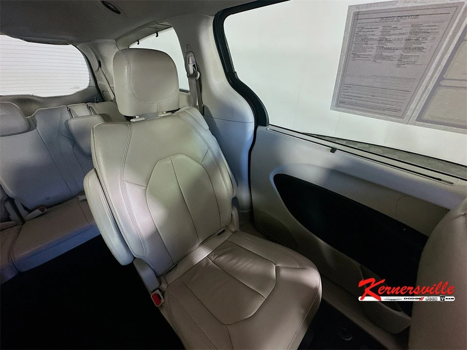 2018 Chrysler - Image 14 of 21