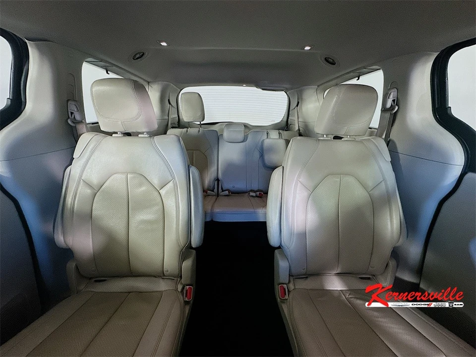 2018 Chrysler - Image 13 of 21
