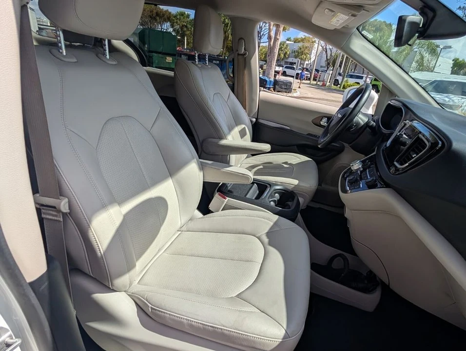 2018 Chrysler - Image 16 of 21