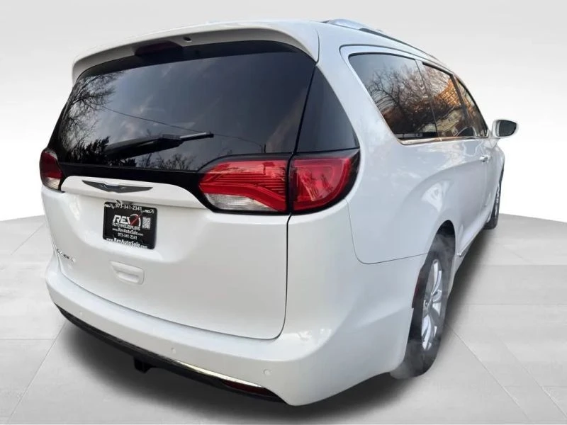 2018 Chrysler - Image 6 of 12