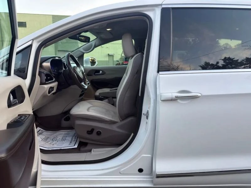 2018 Chrysler - Image 12 of 12