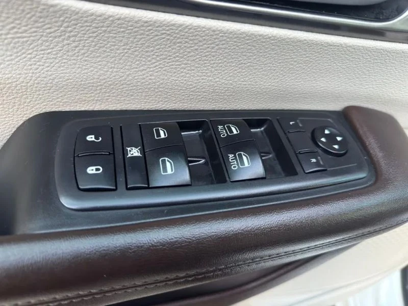 2018 Chrysler - Image 11 of 12