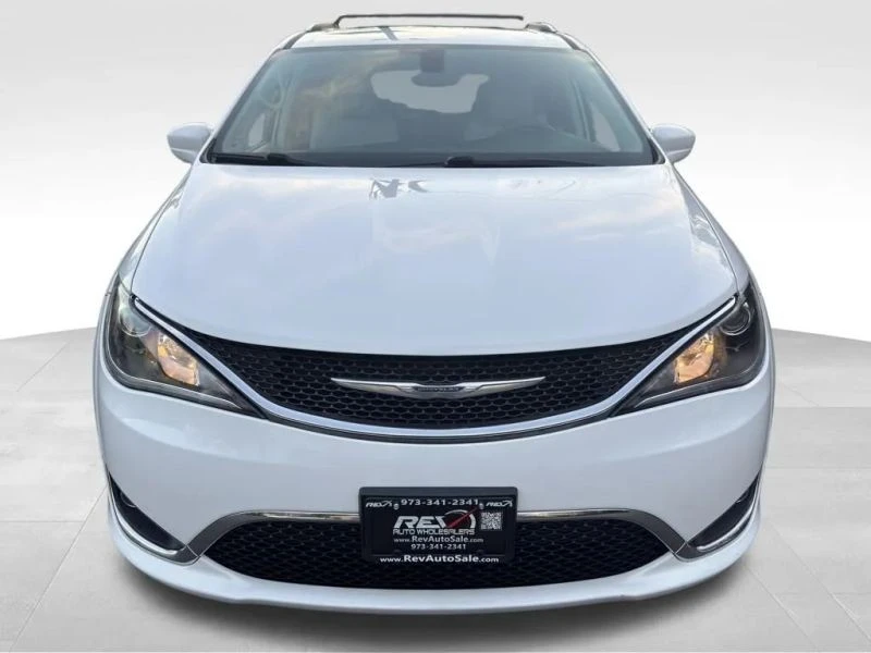 2018 Chrysler - Image 9 of 12