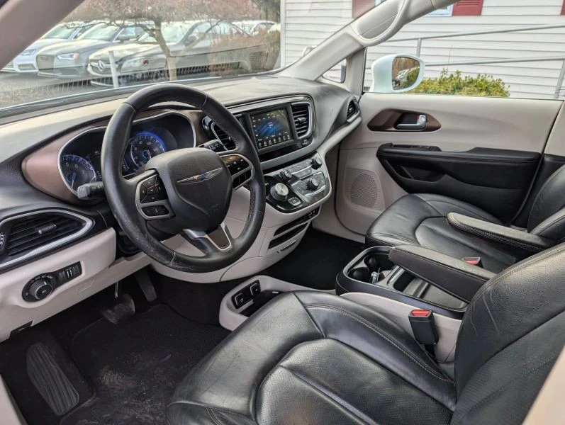 2018 Chrysler - Image 8 of 12