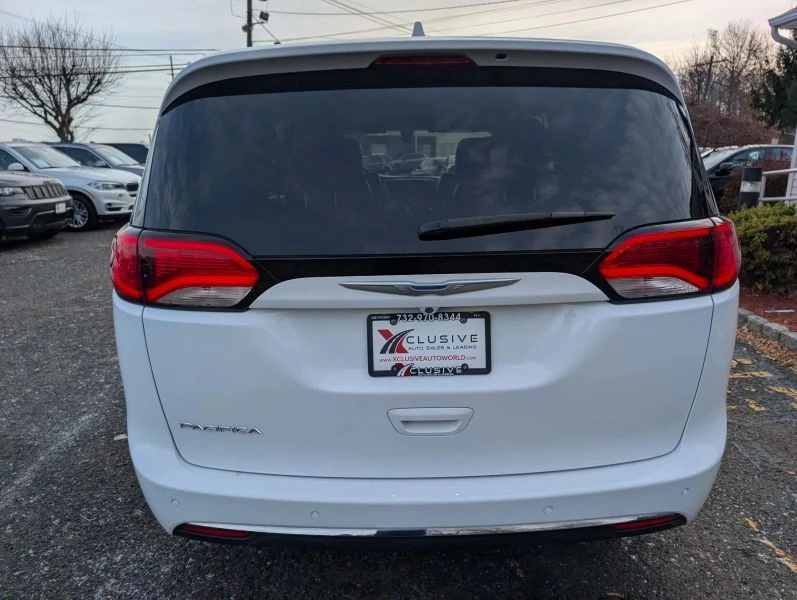 2018 Chrysler - Image 6 of 12