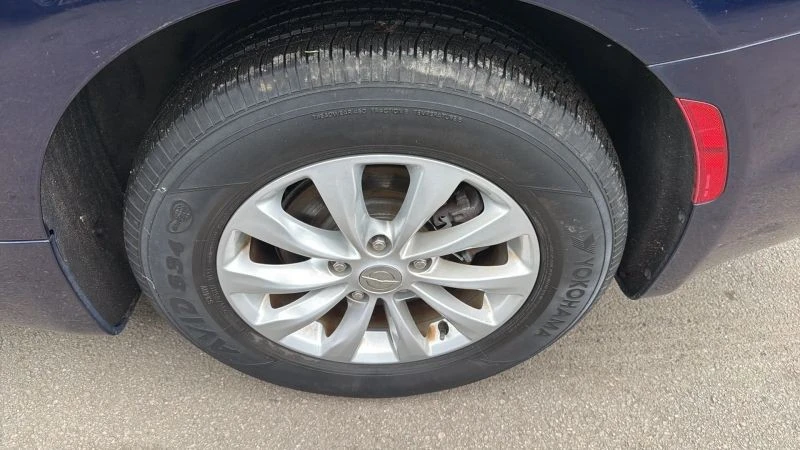 2018 Chrysler - Image 9 of 12