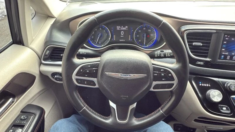 2018 Chrysler - Image 10 of 12
