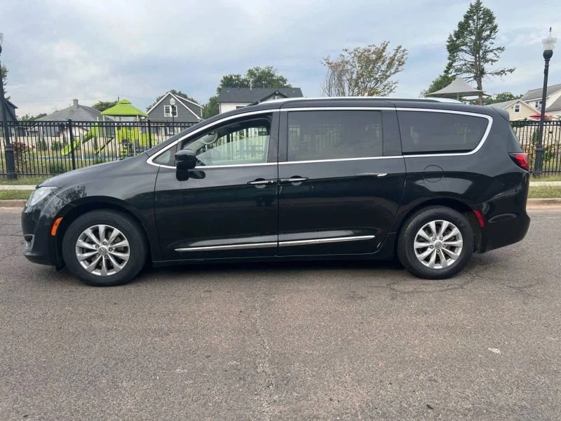2018 Chrysler - Image 4 of 12