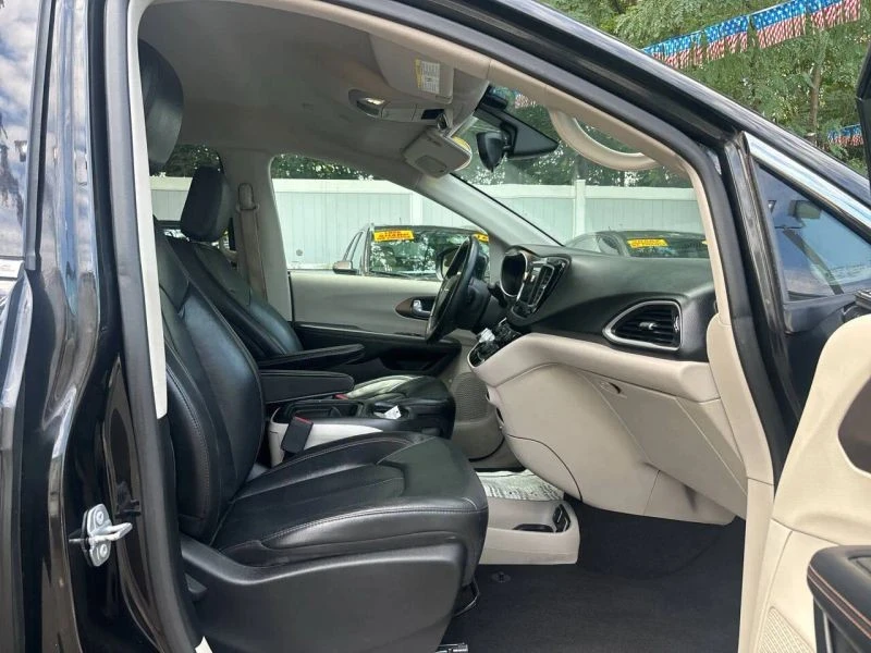 2018 Chrysler - Image 8 of 12