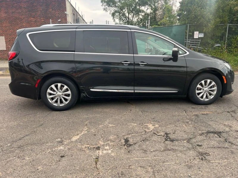 2018 Chrysler - Image 8 of 12