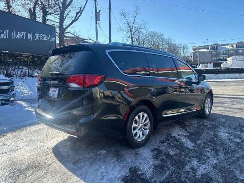 2018 Chrysler - Image 6 of 12