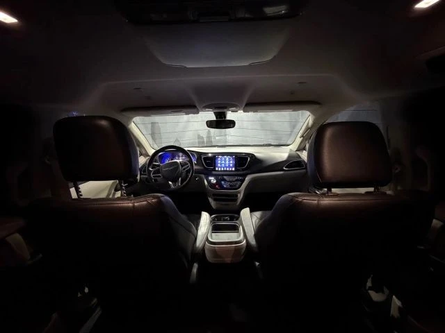 2018 Chrysler - Image 17 of 21