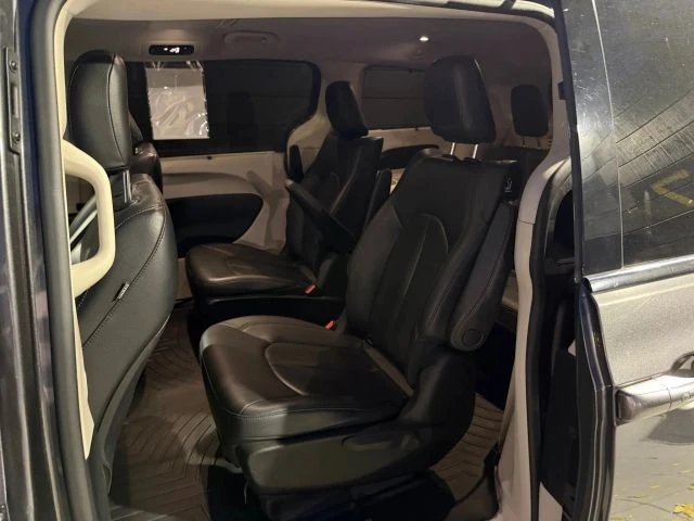 2018 Chrysler - Image 10 of 21