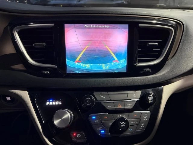 2018 Chrysler - Image 18 of 21