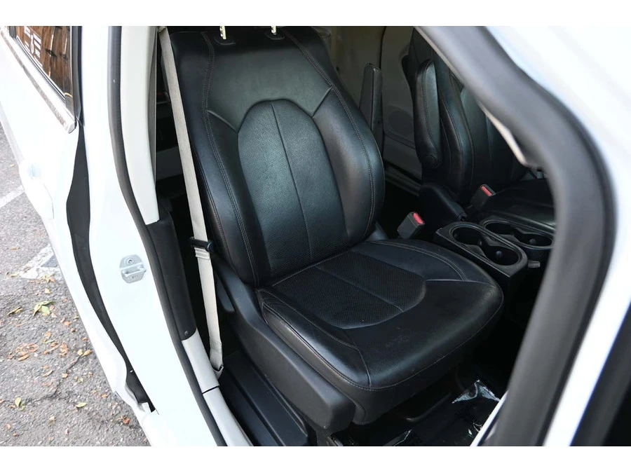 2018 Chrysler - Image 16 of 21