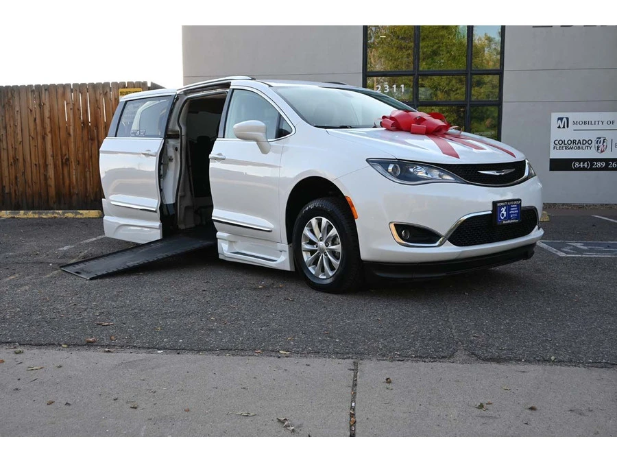 2018 Chrysler - Image 2 of 12