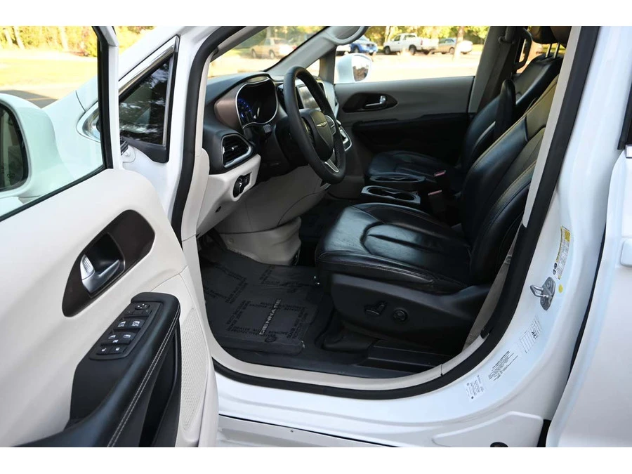 2018 Chrysler - Image 13 of 21