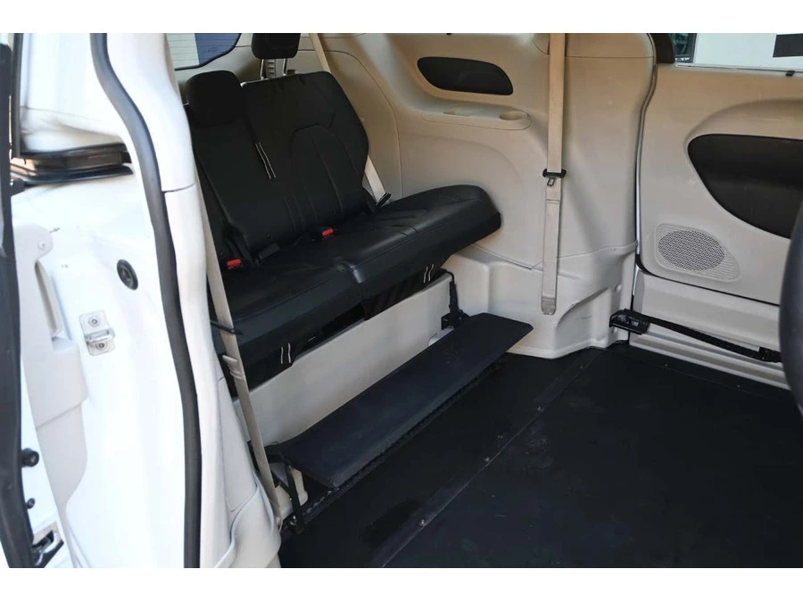 2018 Chrysler - Image 18 of 21