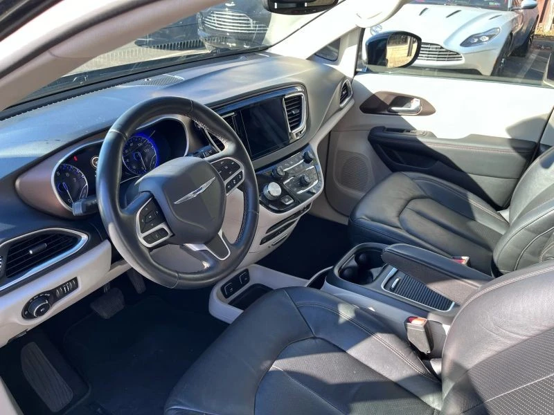 2018 Chrysler - Image 8 of 12