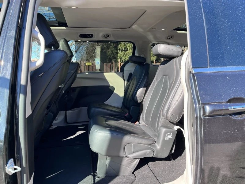 2018 Chrysler - Image 11 of 12