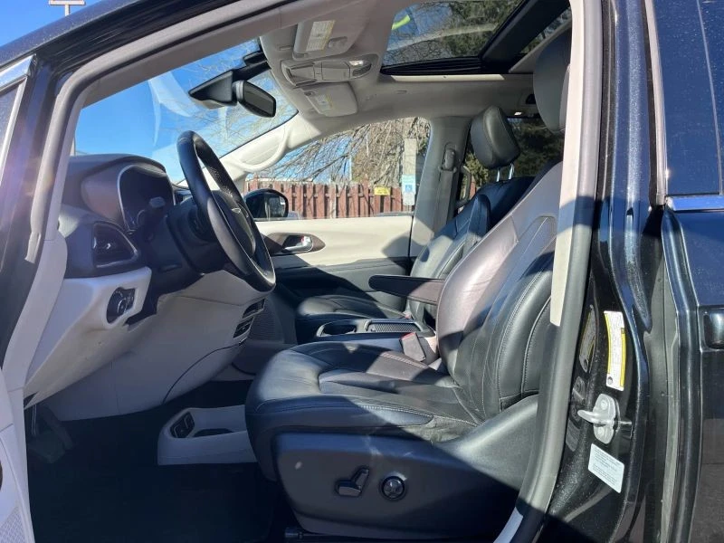 2018 Chrysler - Image 9 of 12