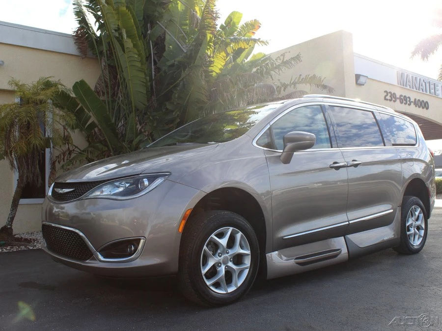 2018 Chrysler - Image 6 of 12