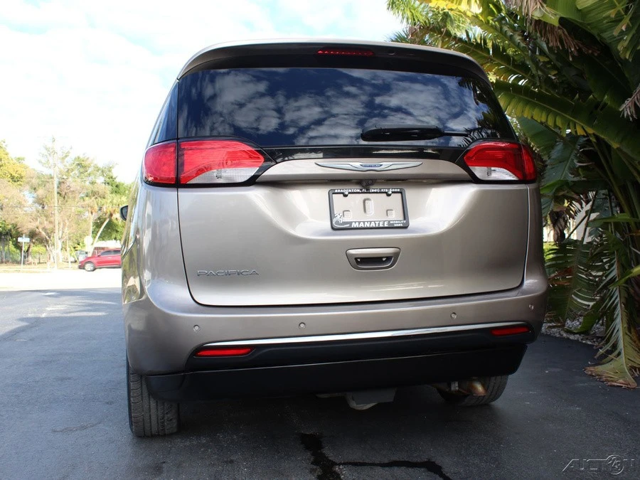 2018 Chrysler - Image 10 of 12