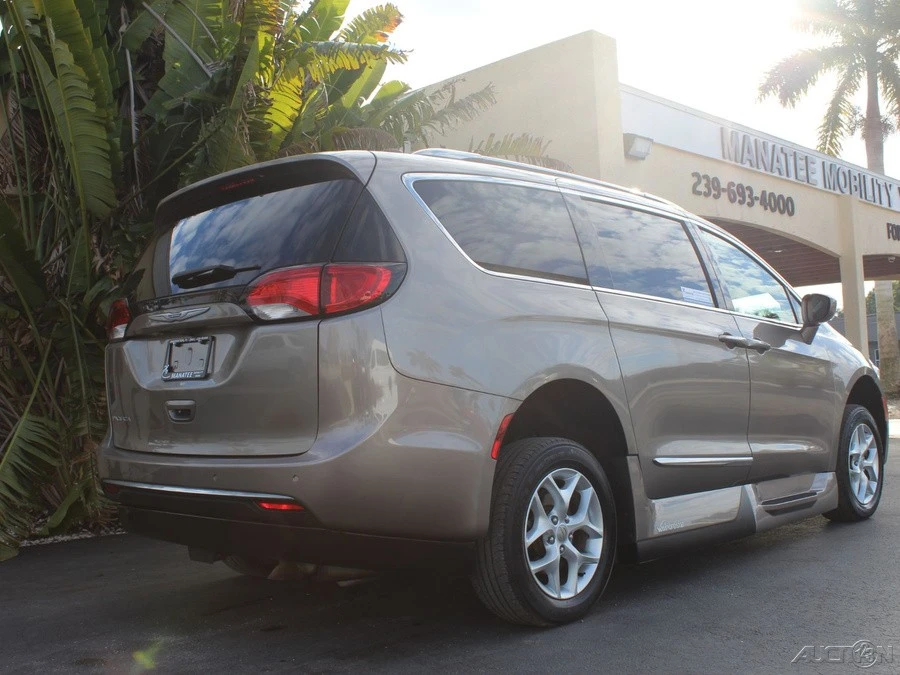 2018 Chrysler - Image 5 of 12