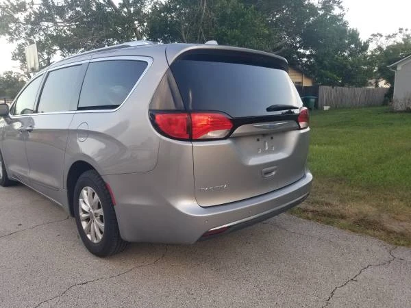 2018 Chrysler - Image 18 of 31
