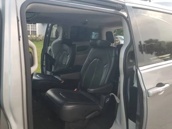 2018 Chrysler - Image 2 of 31