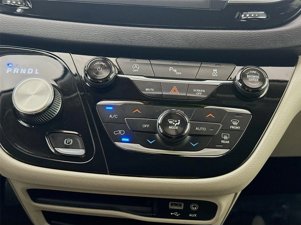 2018 Chrysler - Image 15 of 21