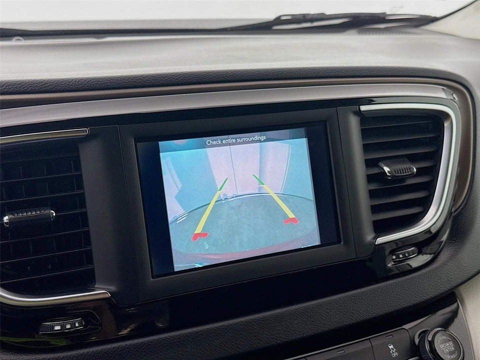 2018 Chrysler - Image 13 of 21