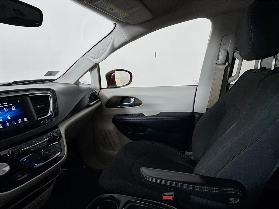 2018 Chrysler - Image 20 of 21