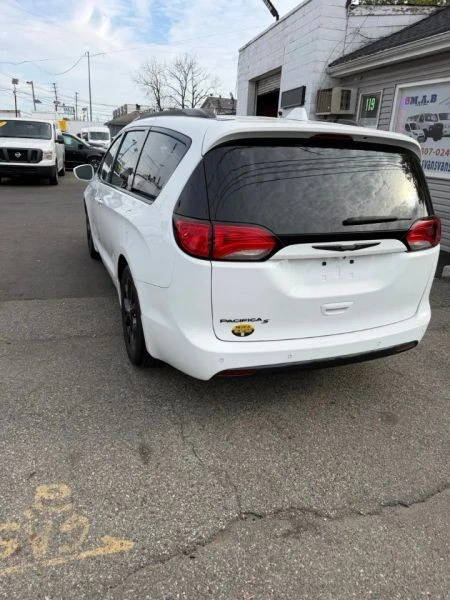 2018 Chrysler - Image 3 of 10