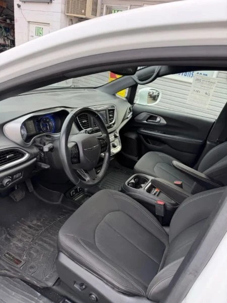 2018 Chrysler - Image 5 of 10